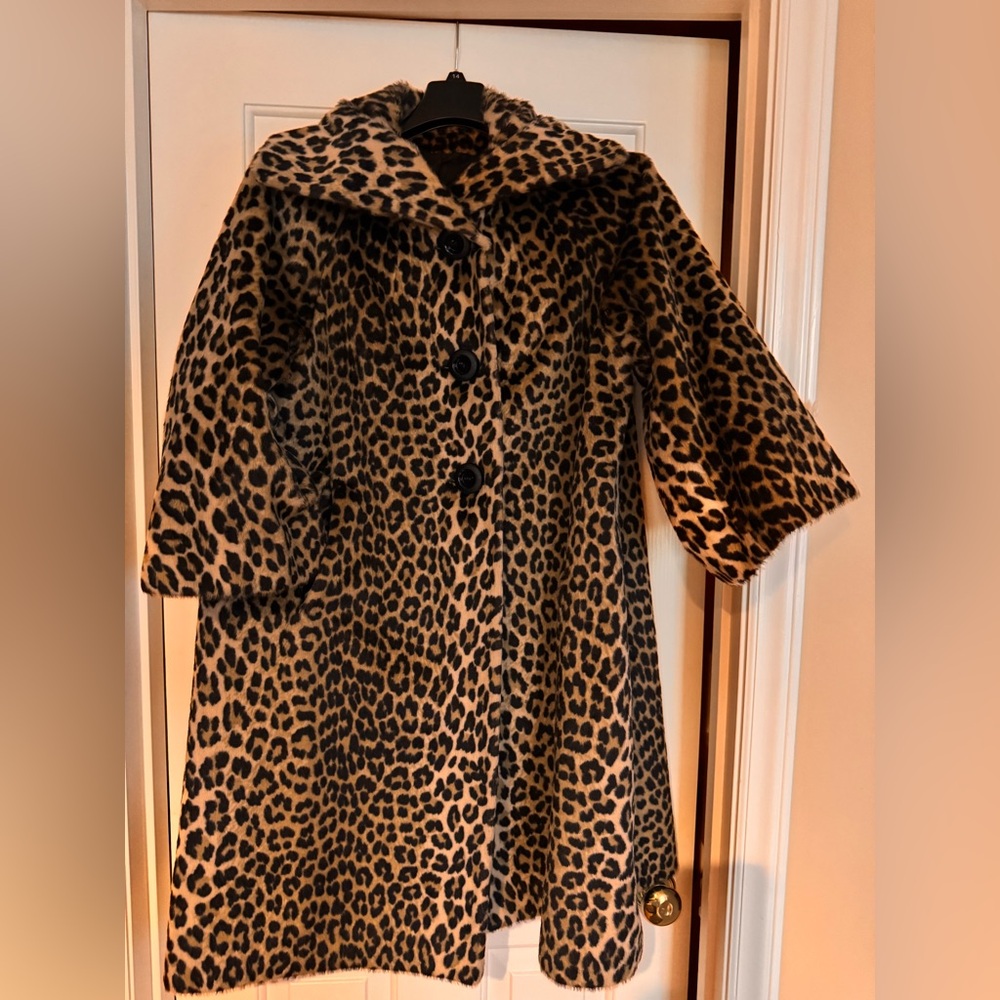 Vintage 1950s leopard velvet trapeze/swing coat with union tag!